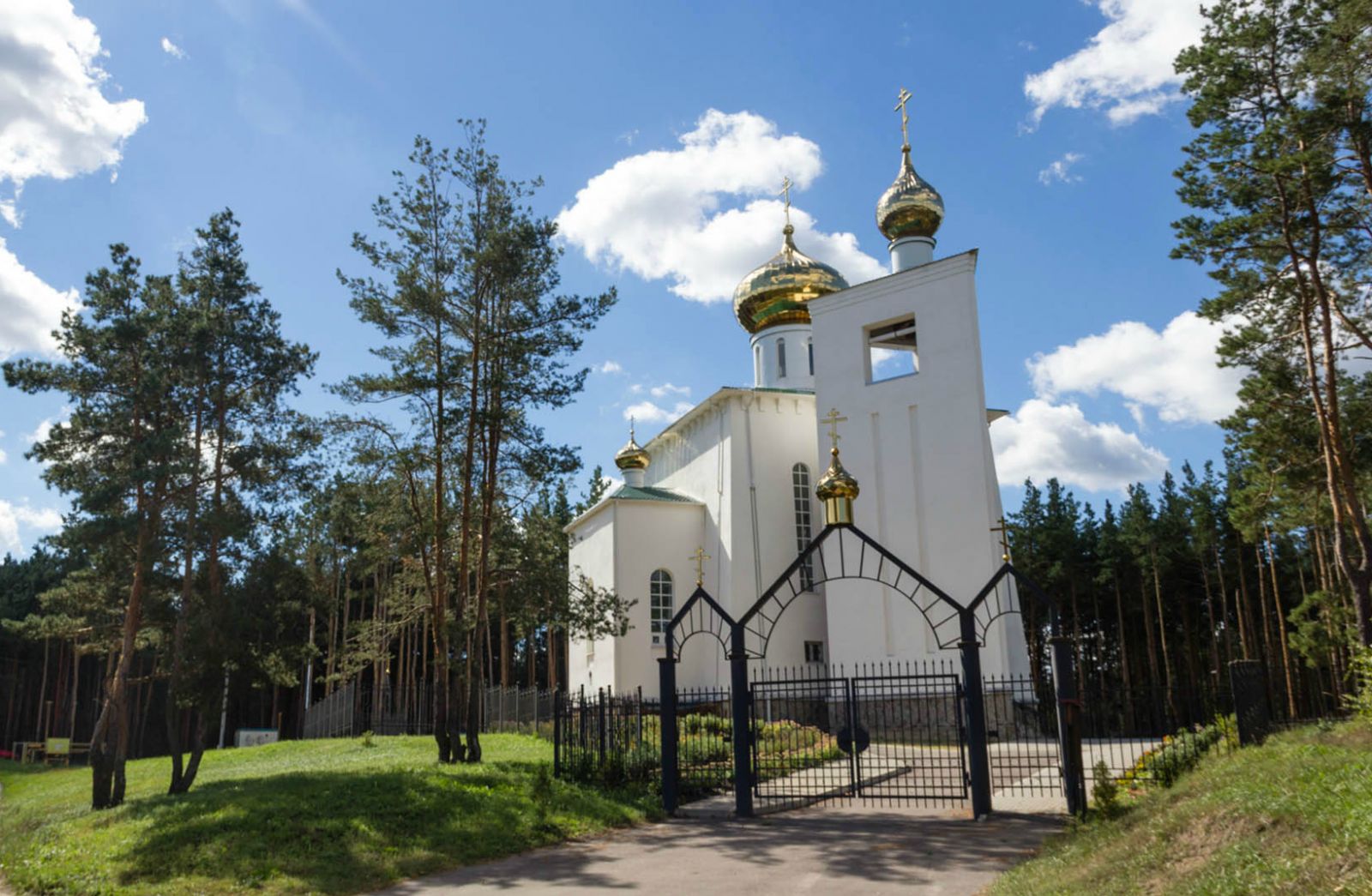 Поселок новоусманский воронежская область. Храм Неопалимая Купина поселок Шуберское. Шуберское Новоусманский район. Шуберское Воронеж. Поселок Шуберское Воронежская область.