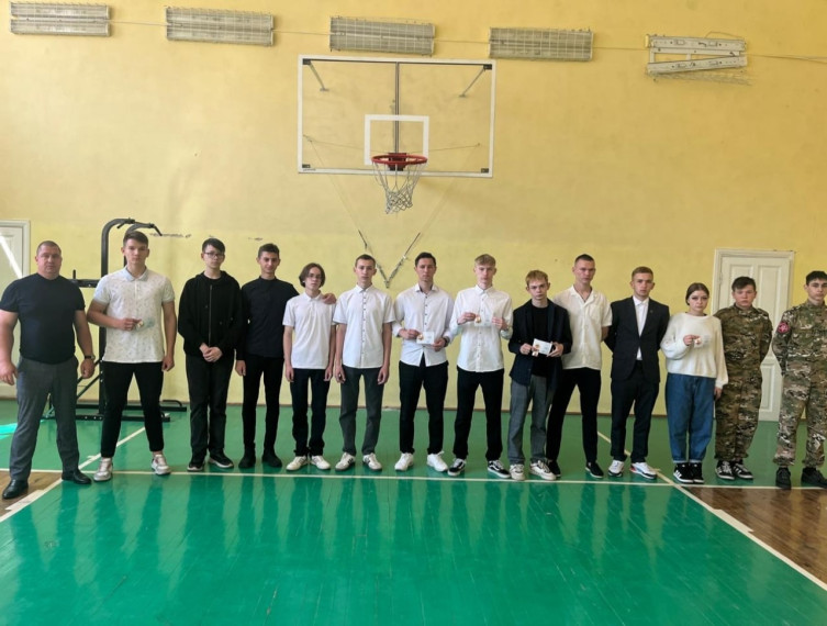 В МКОУ "Шуберская СОШ" прошло награждение знаками отличия комплекса ГТО выпускников.. В МКОУ "Шуберская СОШ" прошло награждение знаками отличия комплекса ГТО выпускников..